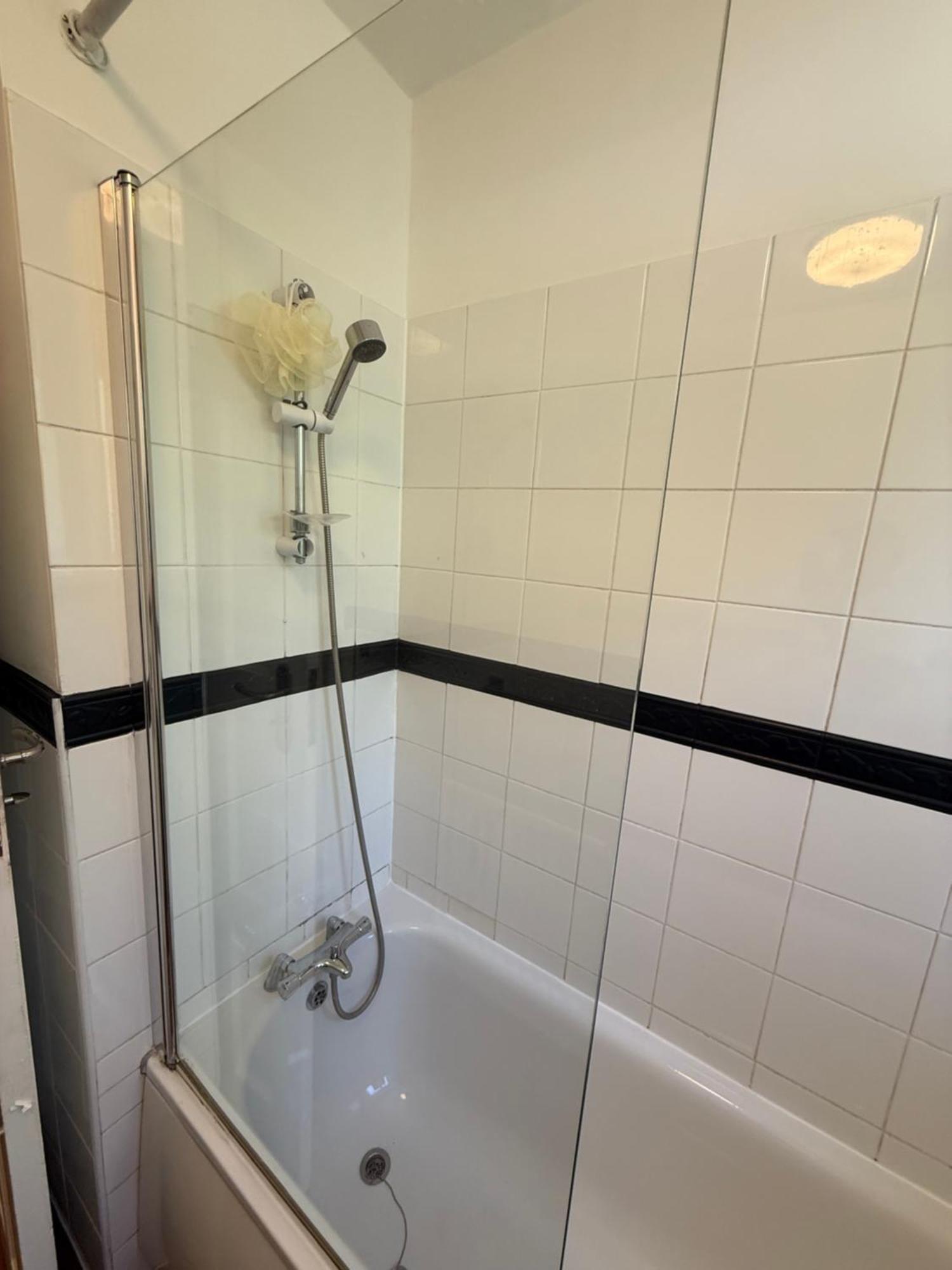 Spacious 5-bedroom House Close To Station Holiday home London