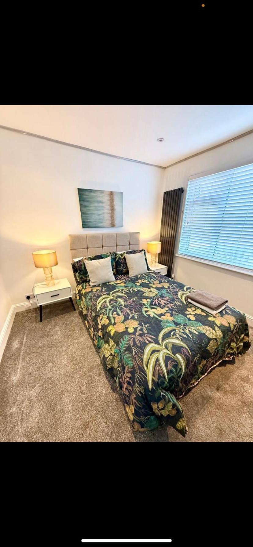 Spacious 5-bedroom House Close To Station * London
